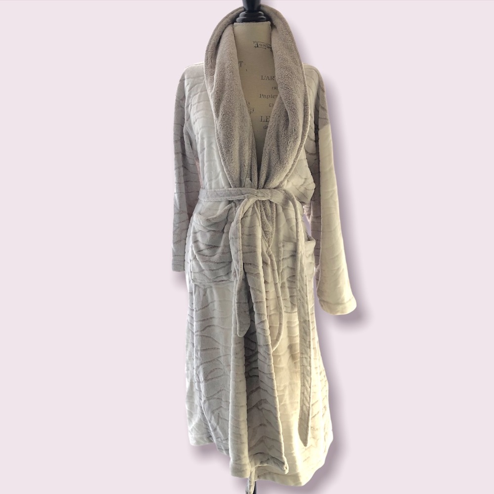 Anne Klein Bathrobe - Picture 1 of 7